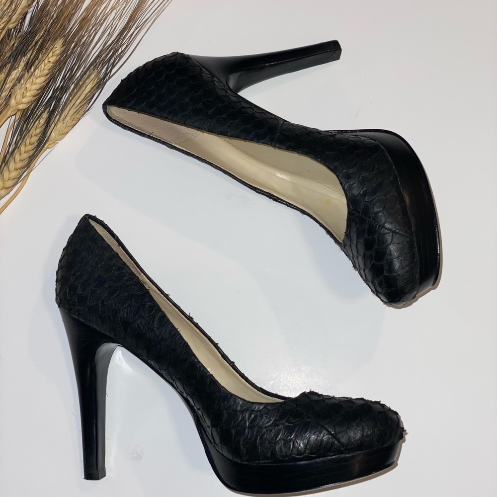 CALVIN KLEIN LADIES PLATFORM HEELS SIZE 10M